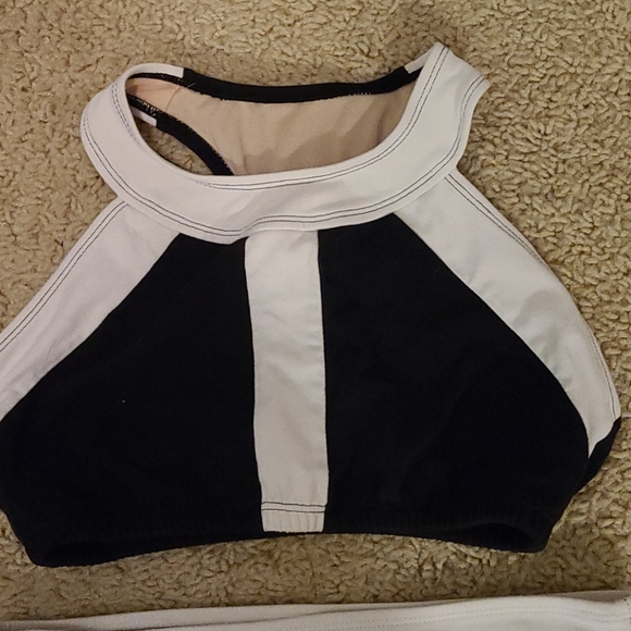 Bikini Set - Picture 2 of 3